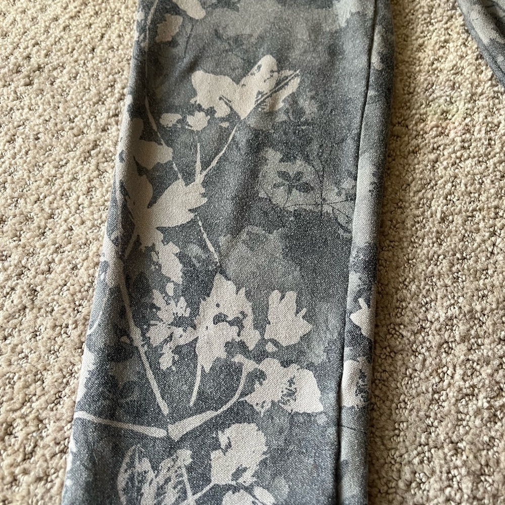 M. Rena Green and Grey Capri / High Waist Leggings. One Size.